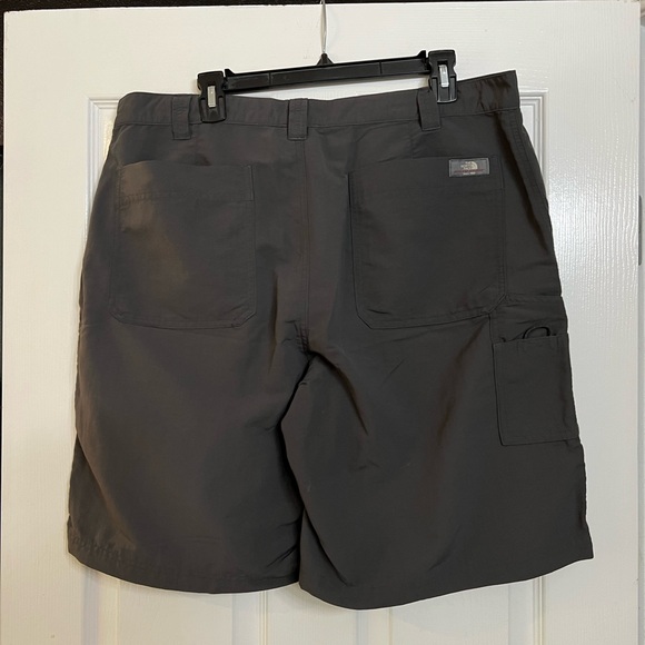 The North Face Men's Hiking Shorts, size 38 - Picture 2 of 7